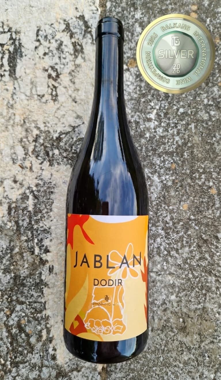 Bottle of Jablan Dodir amphora wine